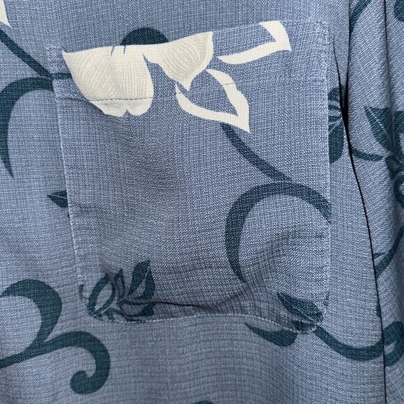 Tommy Bahama XL Vintage Blue White Hawaiian Floral Short Sleeve Casual Shirt - Picture 7 of 11
